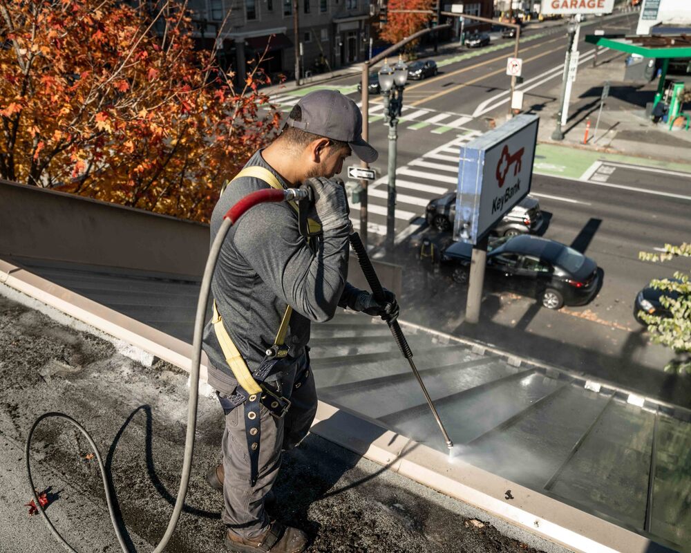 roof cleaning Services in Portland OR